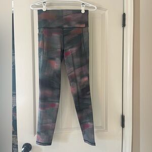 Athleta Size S Salutation Stash Printed Tight